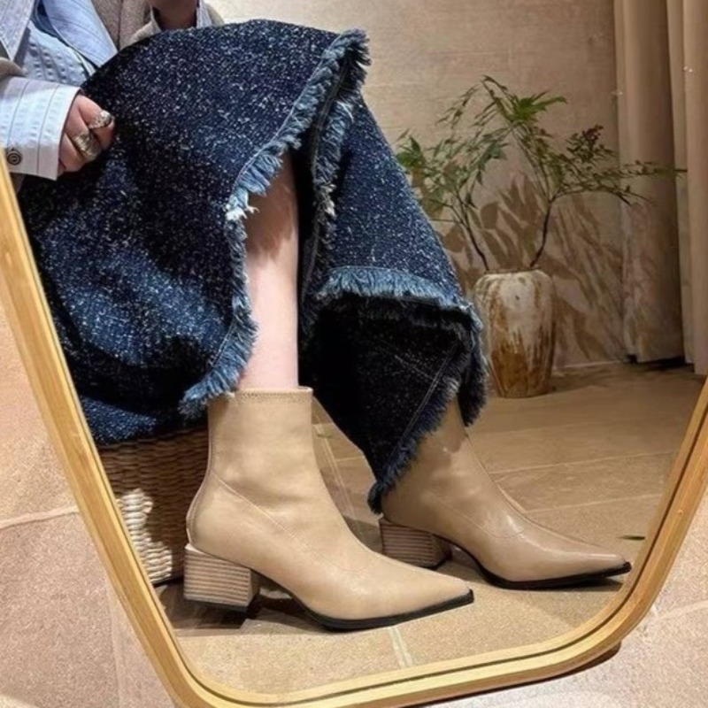 Street Fashion Winter 2026 - Botas Femininas de Cano Curto com